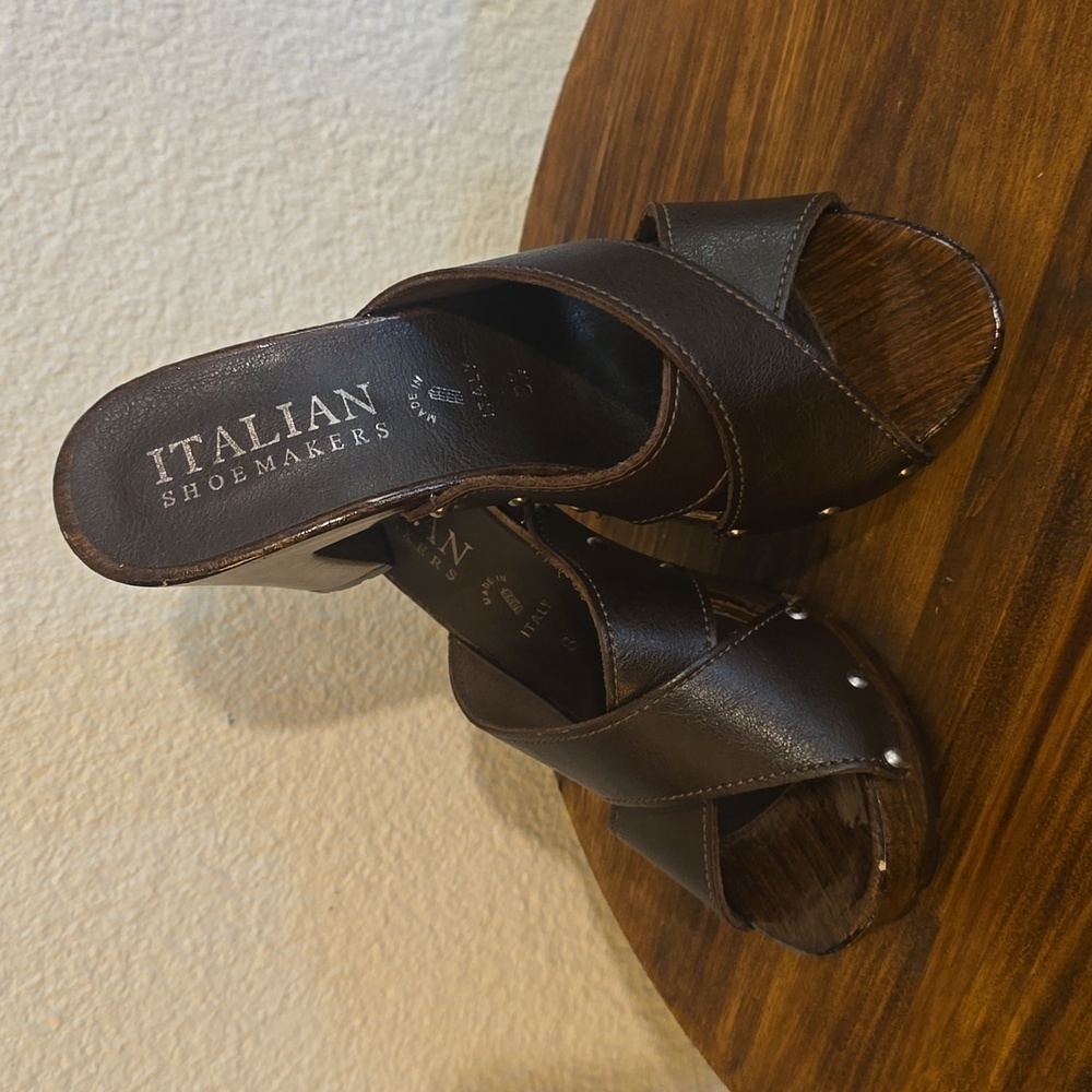 Italian Shoemakers Womens Brown premium leather Rivet SLIP on CLOGS Sz.8.5